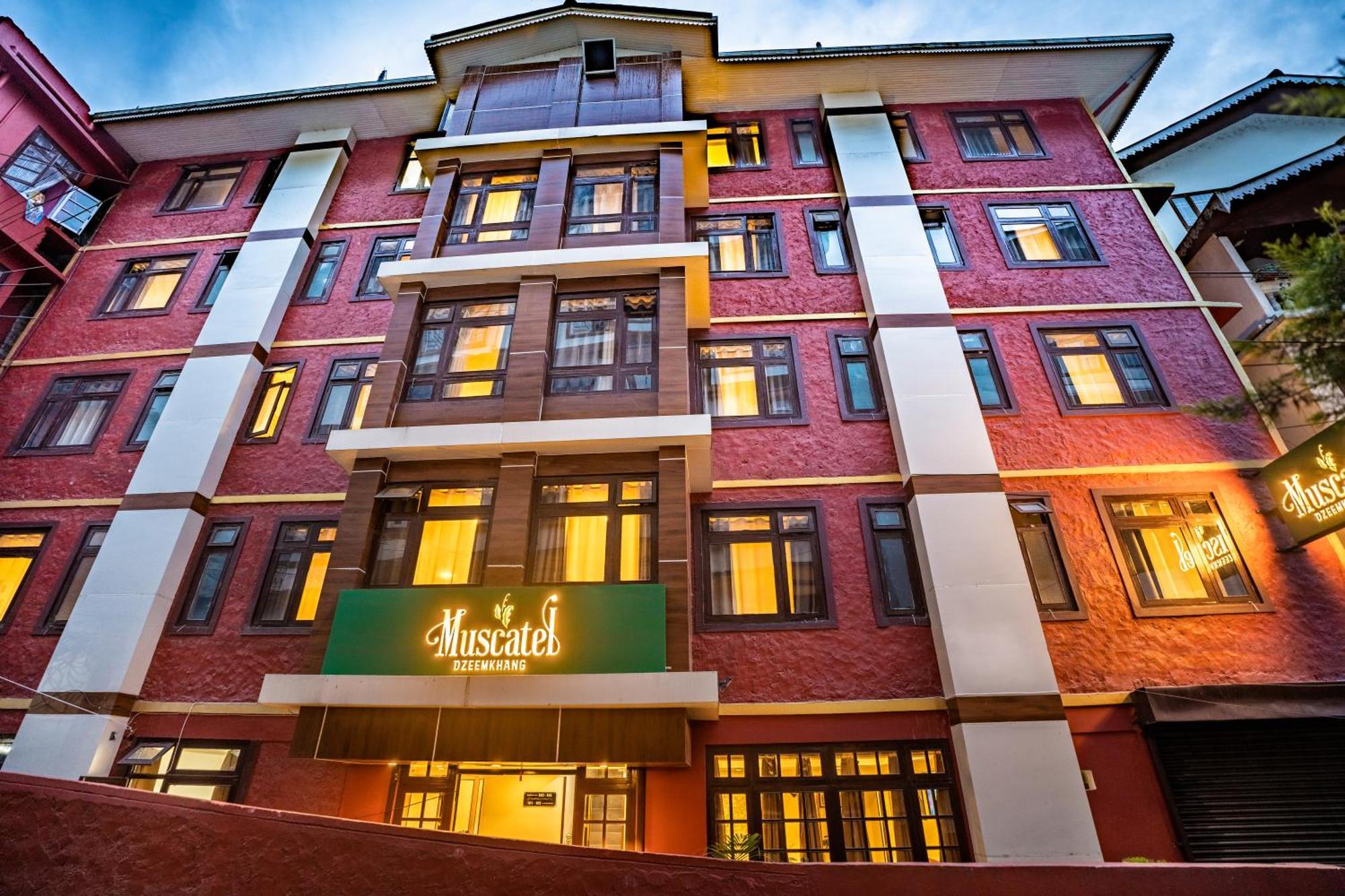 Muscatel Central Hotel - Dzeemkhang Gangtok Extérieur photo